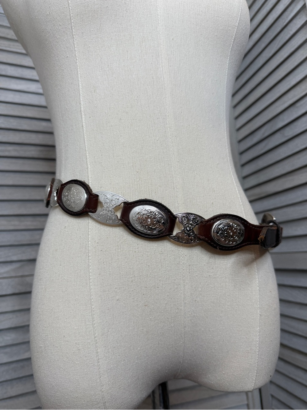 Vintage 1996 Tony Lama Genuine Leather Western Concho Belt – Size 32 - Picture 2 of 15